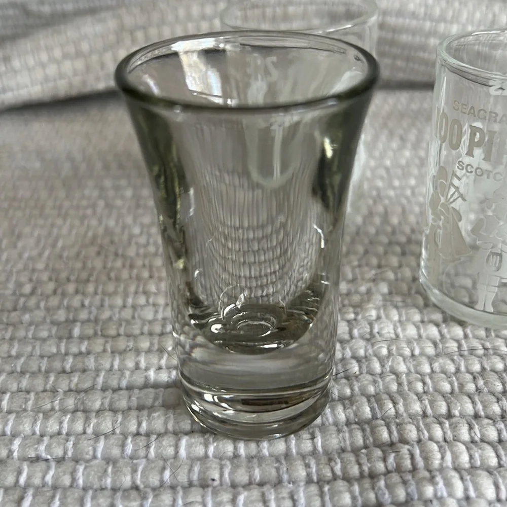 SEAGRAMS 100 PIPERS SCOTCH SHOT GLASSES. VINTAGE